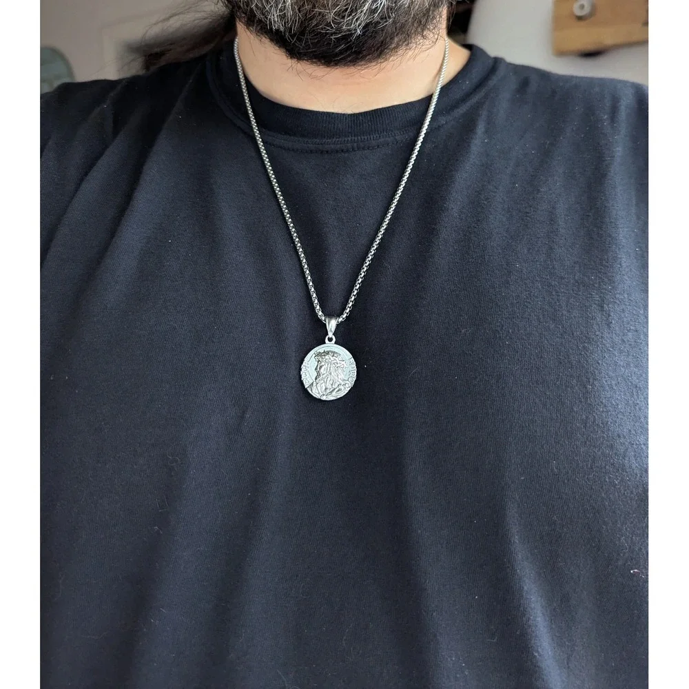 Ample Ecce Homo Christ Crown of Thorns Serenity Prayer Necklace Stainless Steel